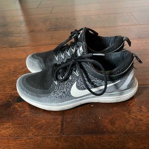 Nike Women’s Sneaker Size 7.5
